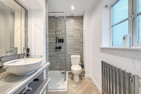 Master En-Suite