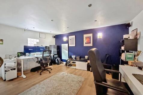 Detached Office/Cinema Room