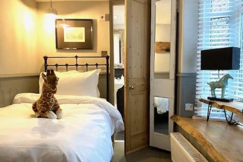 ROOM 1: The Steine