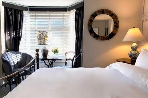 ROOM 4: Brunswick
