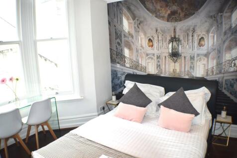 ROOM 4: