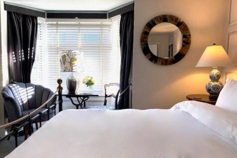 ROOM 4: Brunswick