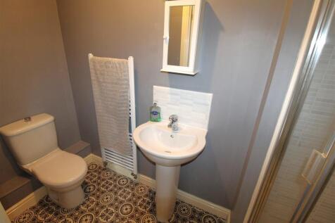 ensuite 3.JPG