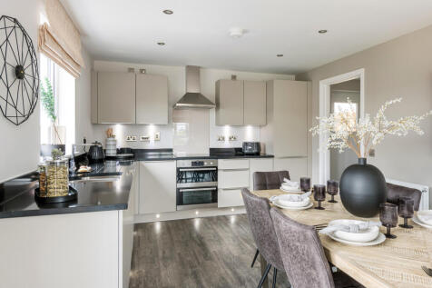 kitchen/dining in 4 bed home