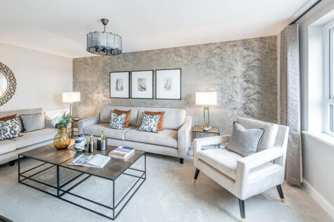 Harris 4 bedroom home, spacious lounge