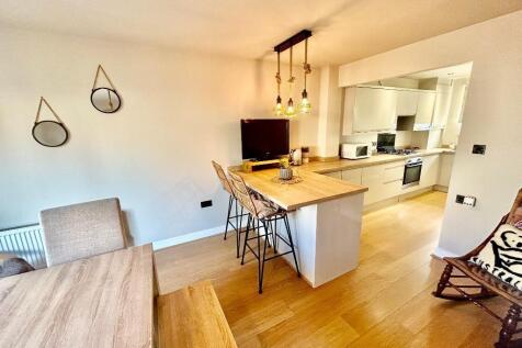 Living/Dining Area