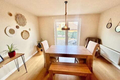 Living/Dining Area