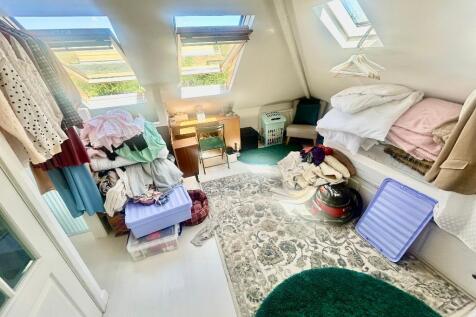 Attic Bedroom with En-suite