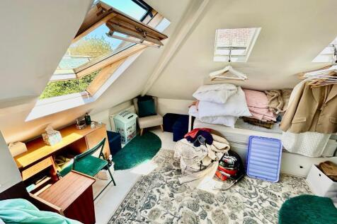 Attic Bedroom with En-suite