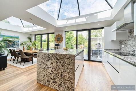 Kitchen/Dining Area