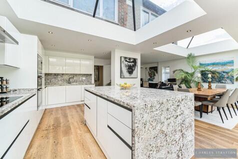 Kitchen/Dining Area