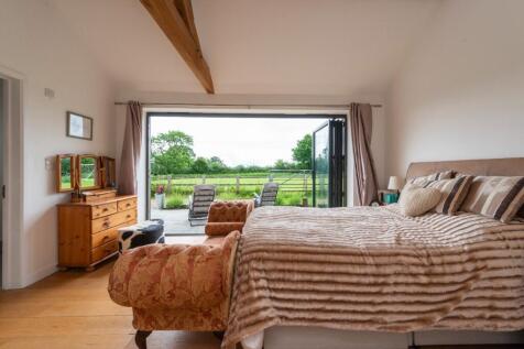 Principal bedroom