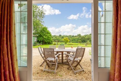 Al fresco dining