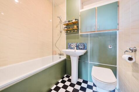 Ensuite bathroom