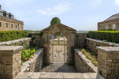 The Lutyens Gate