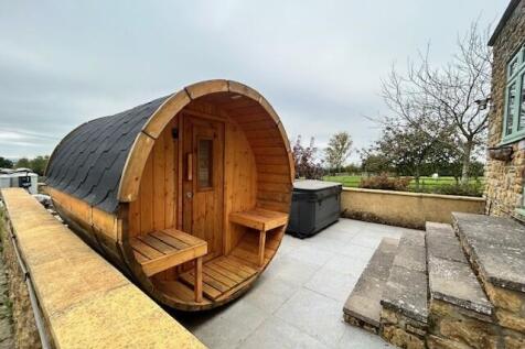 Outdoor sauna