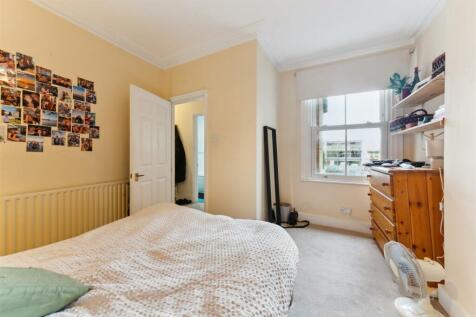 18 Gambole road SW17 0QJ-10.jpg