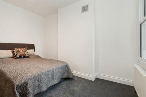 FFF 25 Gilbey Road, London bedroom 2.jpg