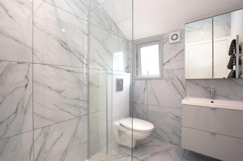FFF 25 Gilbey Road, London bathroom.jpg