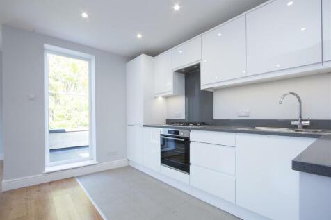 Flat 7, 106-108 Tooting High Street, London kitche