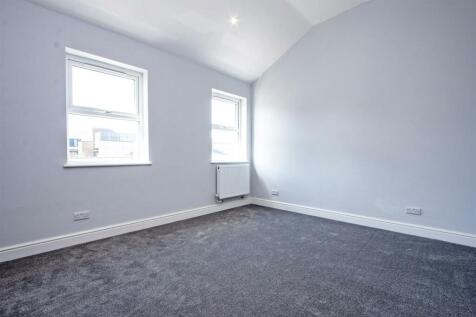 Flat 7, 106-108 Tooting High Street, London bedroo