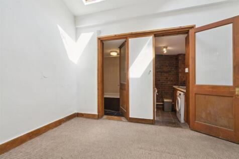 24b Glenburnie Road SW17 reception 1.jpg