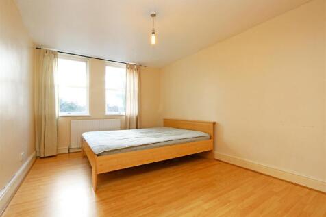 Flat 4 58 Longley Road bedroom.jpg