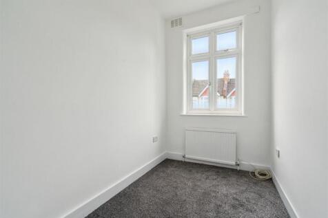 10 Melrose Avenue CR4 2EG - bedroom 3.jpg