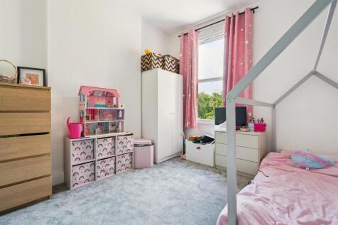 462 Merton Road SW18 bedroom 2.jpg