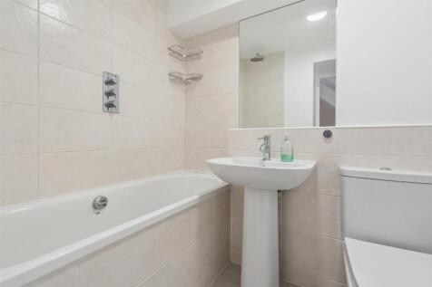 4 Landseer Close SW19 2UT bathroom.jpg
