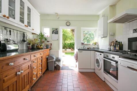 17 Dewey Street SW17 Kitchen.jpg