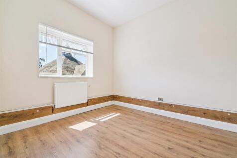 118c Mitcham Road SW17 Bedroom 1.jpg