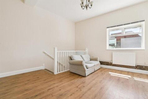 118c Mitcham Road SW17 Reception 1.jpg