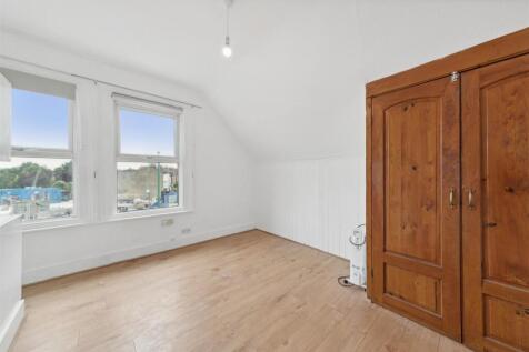 Flat 4, 112 Tooting High Street, SW17 0RR (1).jpg