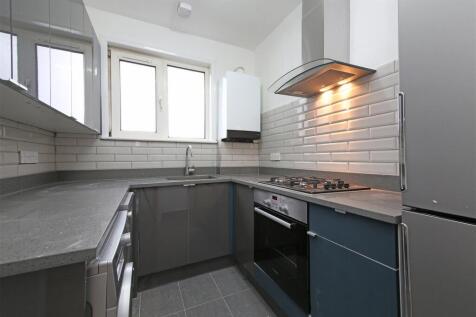 22 Robertson House kitchen.jpg