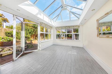 14 Streatham Common South SW16 3BT-3.jpg