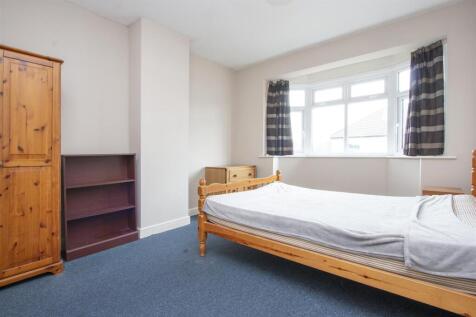 29 Island Road, Mitcham Road bedroom 3.jpg