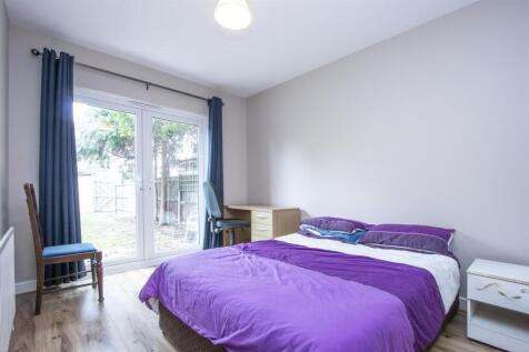 29 Island Road, Mitcham Road bedroom 1.jpg