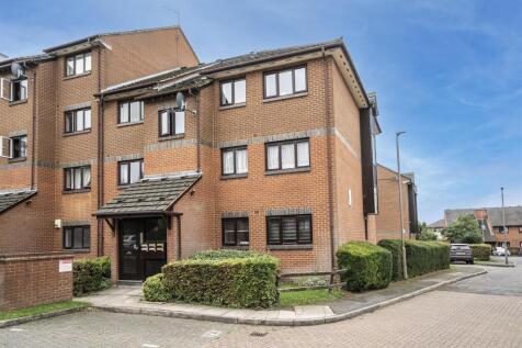 5 St Benedicts Close, London external.jpg