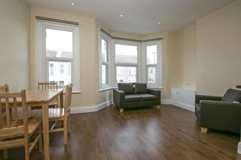 50b Letchworth Street, reception 1.jpg