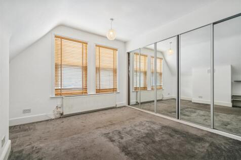 Flat 4, 106-108 Tooting High Street studio 2.jpg