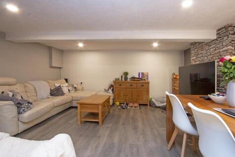 29a Hoyle Road, Tooting reception 1.jpg