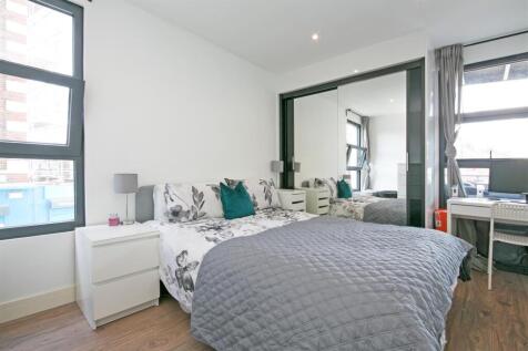 4 Vulcan House SW17 bedroom 1.jpg