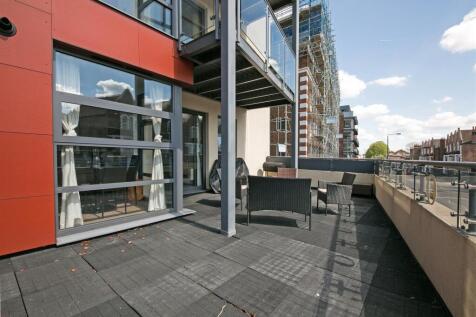 4 Vulcan House SW17 balcony 2.jpg