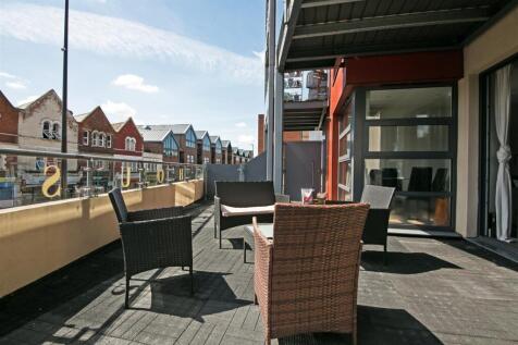 4 Vulcan House SW17 balcony 1.jpg