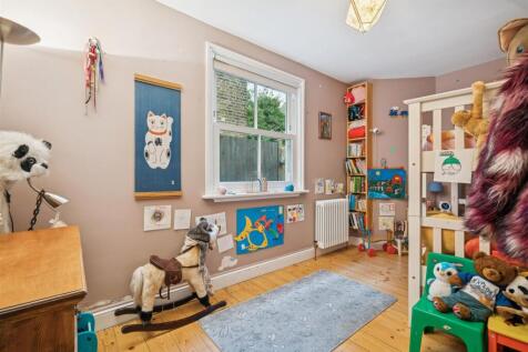 20a Holmewood Road SW2 3RR bedroom 2.jpg