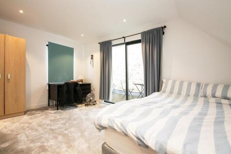 37 Coverton Road SW17 bedroom 2.jpg