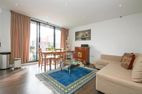 37 Coverton Road SW17 reception 1.jpg