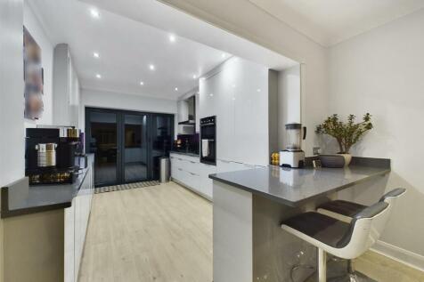 Kitchen3.jpg