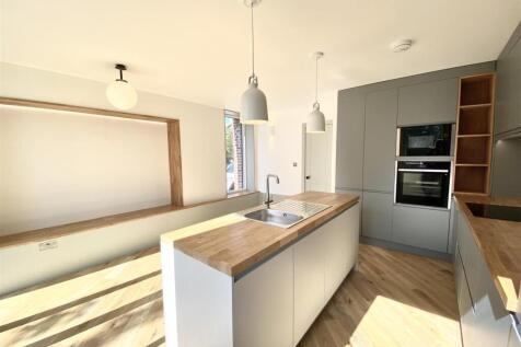 Kitchen ALT.jpg